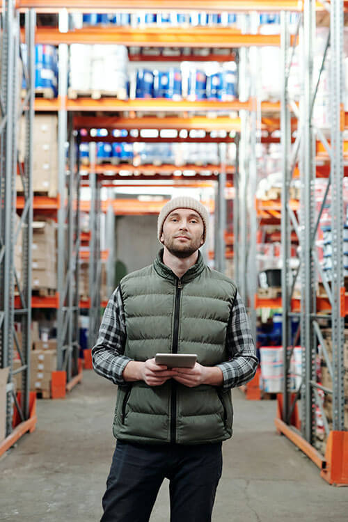 aro-systems-happy-employee-staff-warehouse-SME