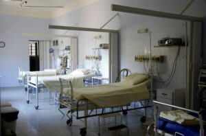 aro robots amr autonomous mobile robots health care hospitals automation
